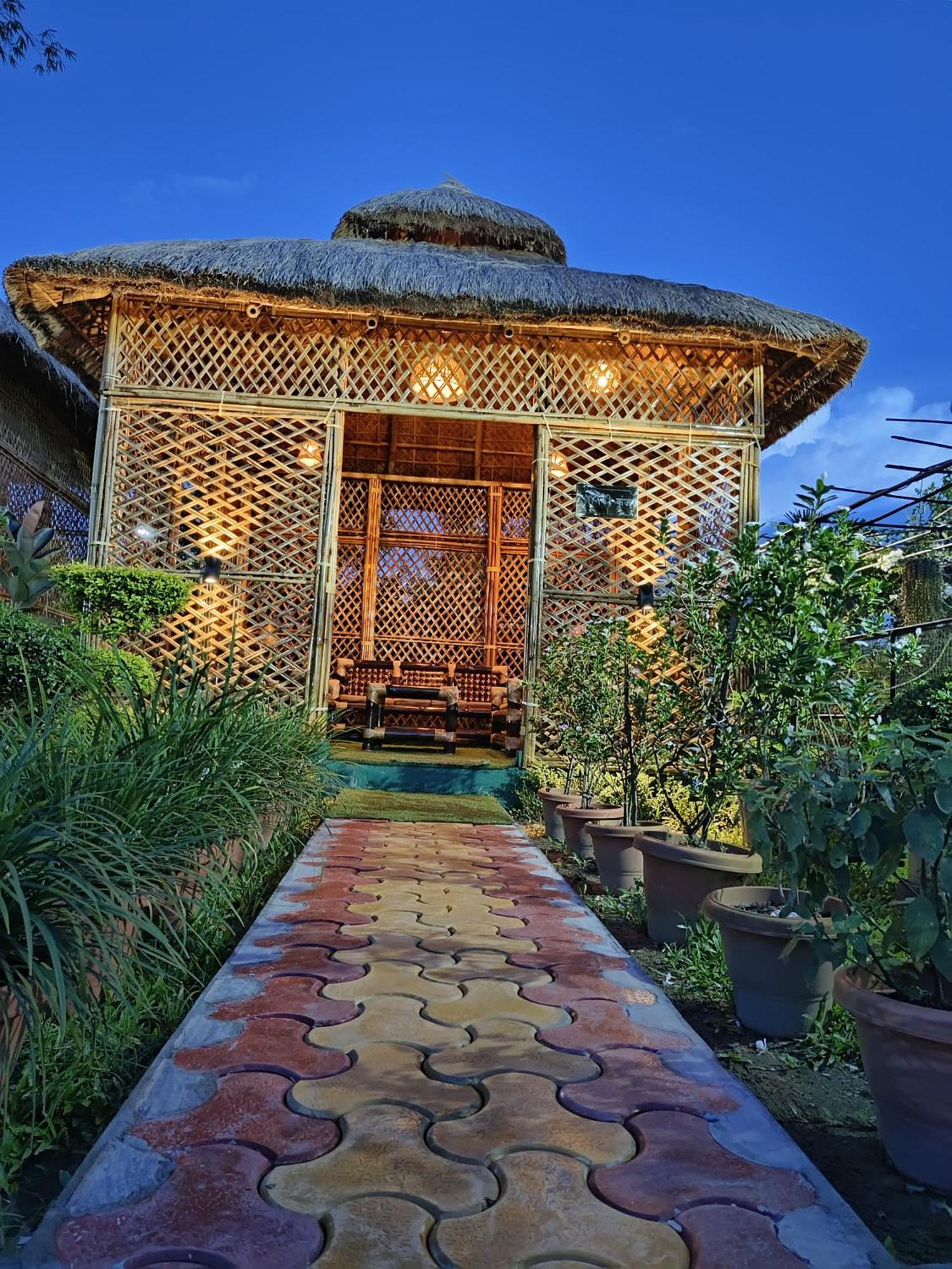 Jorhāt Jaanki Farms & Resorts מראה חיצוני תמונה