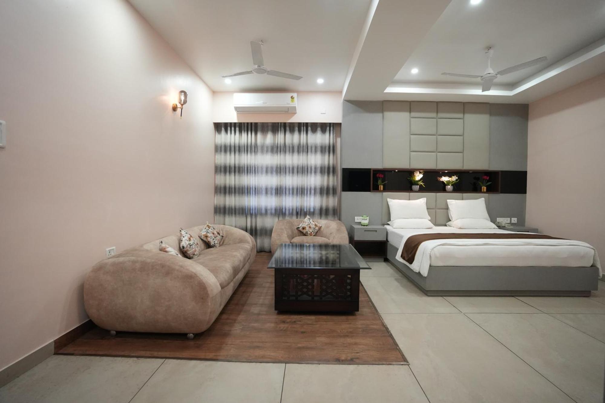 Jorhāt Jaanki Farms & Resorts מראה חיצוני תמונה